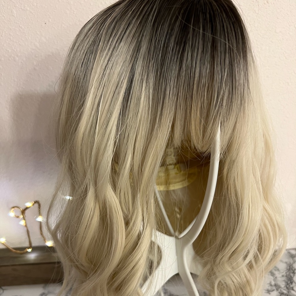SHEIN - 16” Short Synthetic Ombre Wig, Black to Platinum Blonde Ombrè, No lace